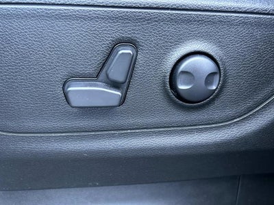 2022 RAM 1500 Big Horn 4x4 Crew Cab 5'7" Box 4WD