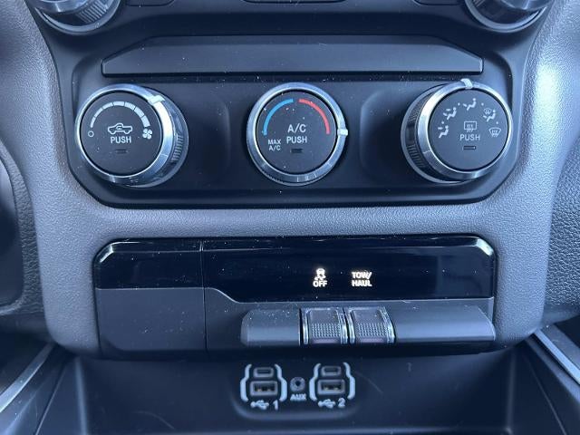 2022 RAM 1500 Big Horn 4x4 Crew Cab 5'7" Box 4WD