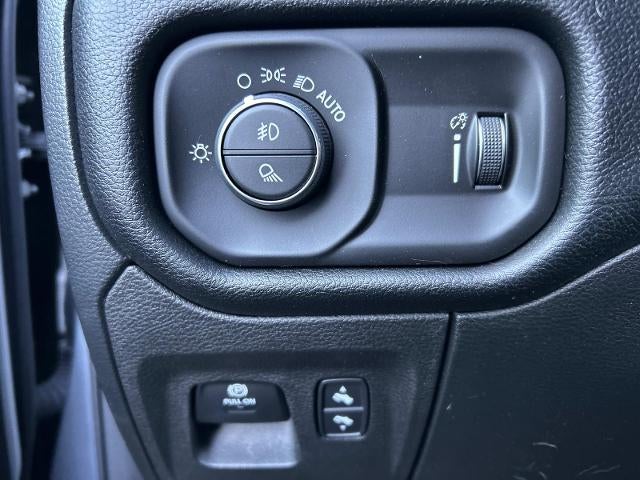 2022 RAM 1500 Big Horn 4x4 Crew Cab 5'7" Box 4WD