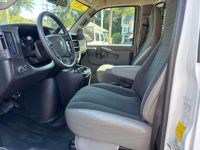2025 Chevrolet Express Cargo Base