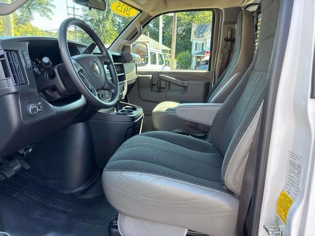 2025 Chevrolet Express Cargo Base