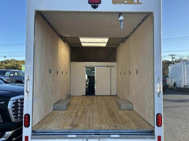 2025 GMC Savana Cutaway 3500 Base