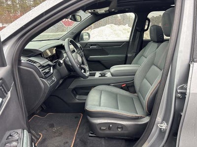 2025 GMC Acadia AWD AT4