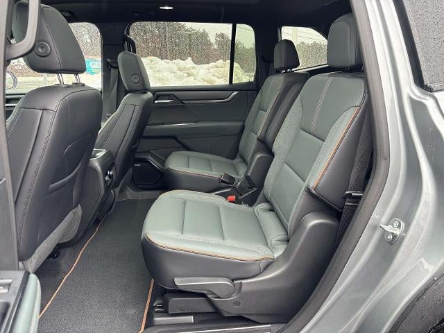 2025 GMC Acadia AWD AT4