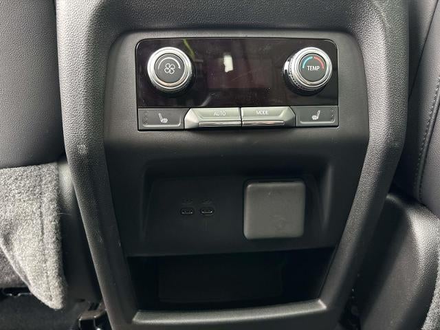 2025 GMC Acadia AWD AT4