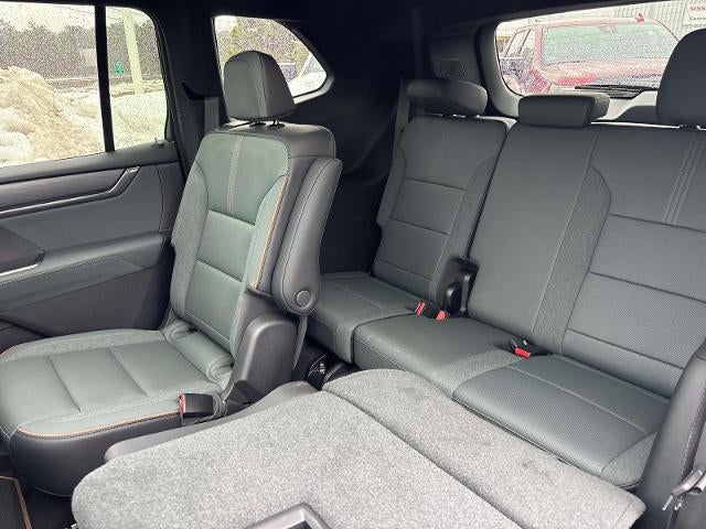 2025 GMC Acadia AWD AT4