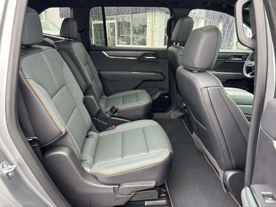 2025 GMC Acadia AWD AT4