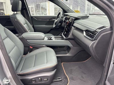 2025 GMC Acadia AWD AT4