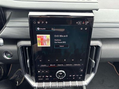 2025 GMC Acadia AWD AT4