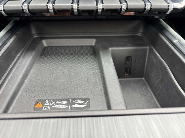 2025 GMC Acadia AWD AT4