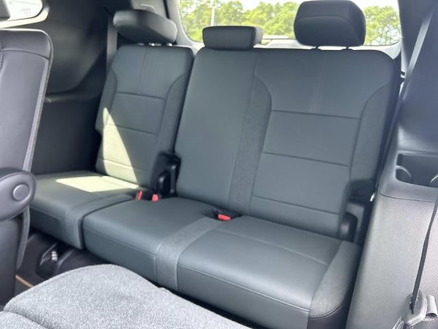 2025 GMC Acadia AWD AT4