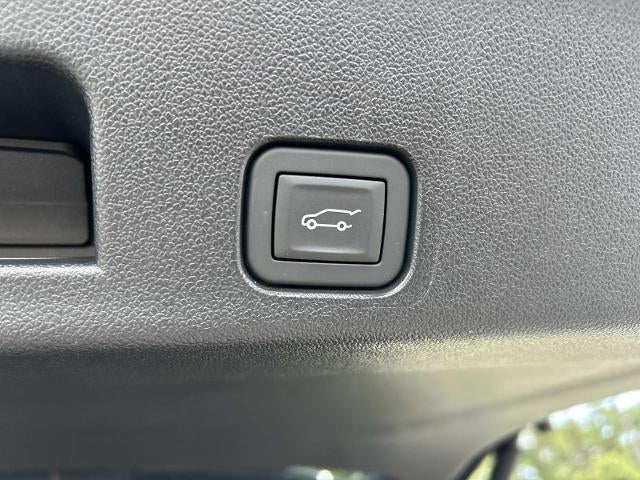 2025 GMC Acadia AWD AT4