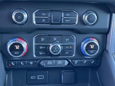 2024 GMC Yukon XL SLT