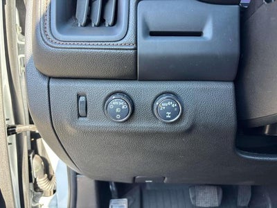 2022 GMC Canyon 4WD AT4 w/Leather