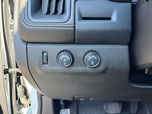 2022 GMC Canyon 4WD AT4 w/Leather