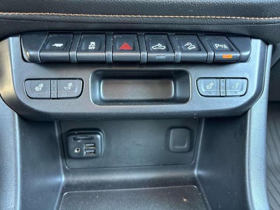 2022 GMC Canyon 4WD AT4 w/Leather