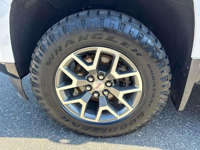 2022 GMC Canyon 4WD AT4 w/Leather