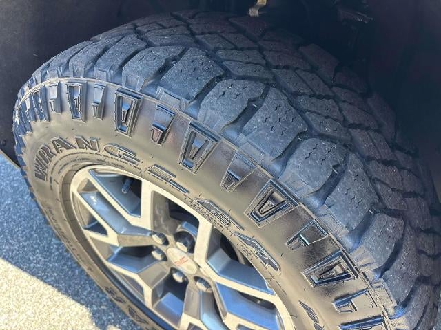 2022 GMC Canyon 4WD AT4 w/Leather