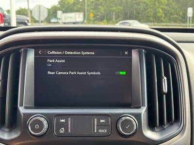 2022 GMC Canyon 4WD AT4 w/Leather