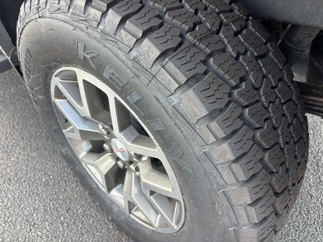 2022 GMC Canyon 4WD AT4 w/Leather