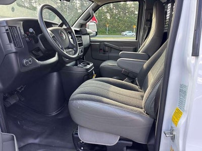 2025 GMC Savana Cargo Base