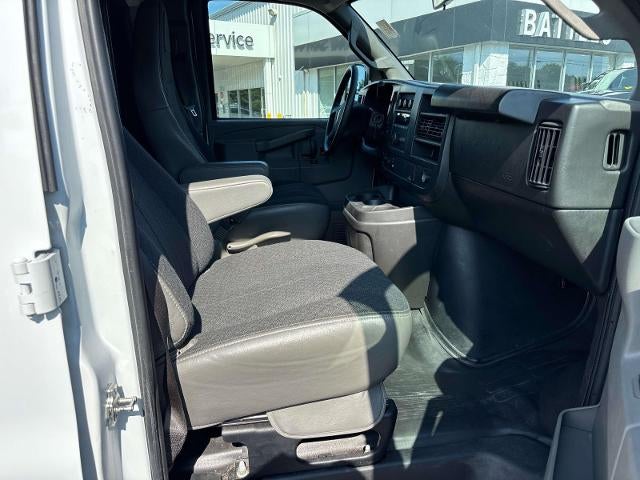 2025 GMC Savana Cargo Base