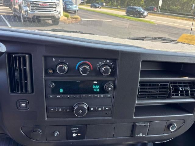 2025 GMC Savana Cargo Base