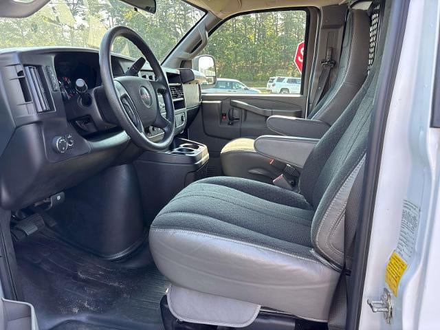 2025 GMC Savana Cargo Base