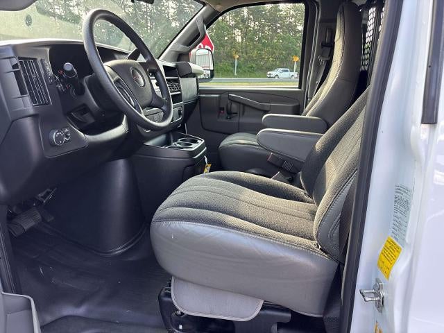 2025 GMC Savana Cargo Base