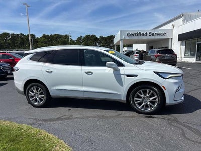 2023 Buick Enclave Essence