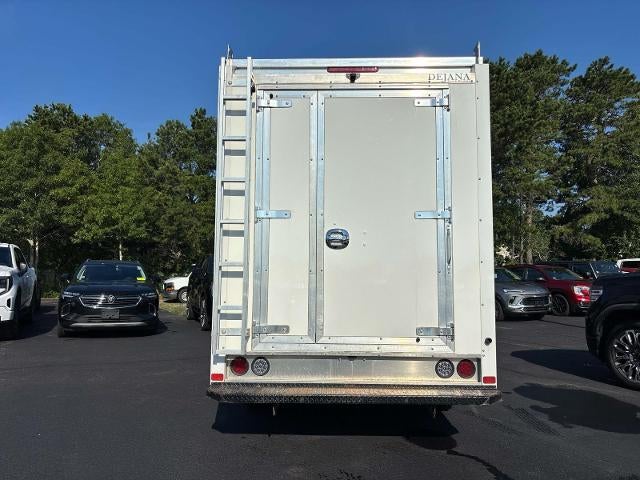 2025 GMC Savana Cutaway 3500 Base