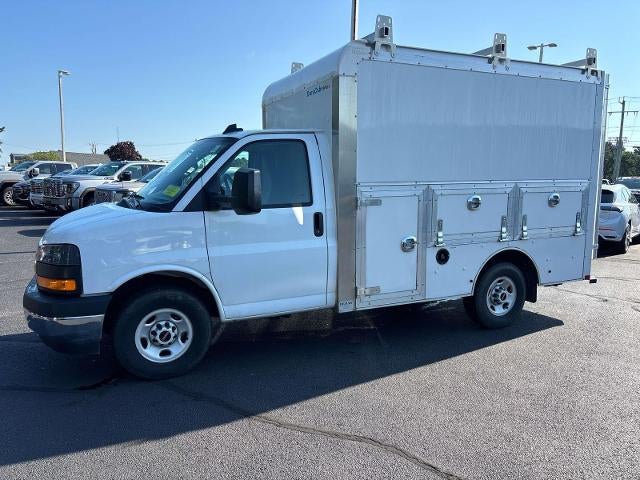 2025 GMC Savana Cutaway 3500 Base