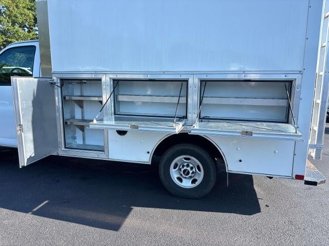 2025 GMC Savana Cutaway 3500 Base